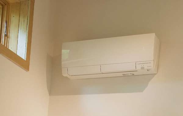 无管小型分体式空气源热泵安装在LEED认证的PH家庭
